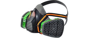 Injection molding workers wear anti-virus masks: an important line of defense for safeguarding respiratory health